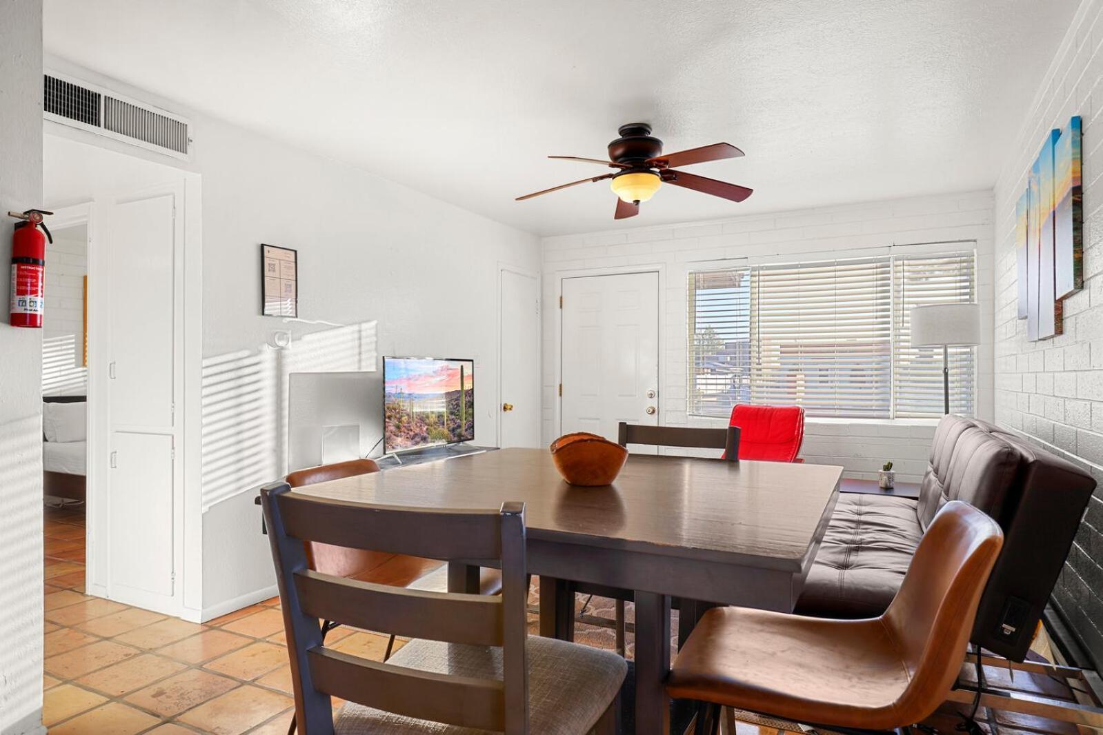 Pinchot Dos - Old Town Apartment *
