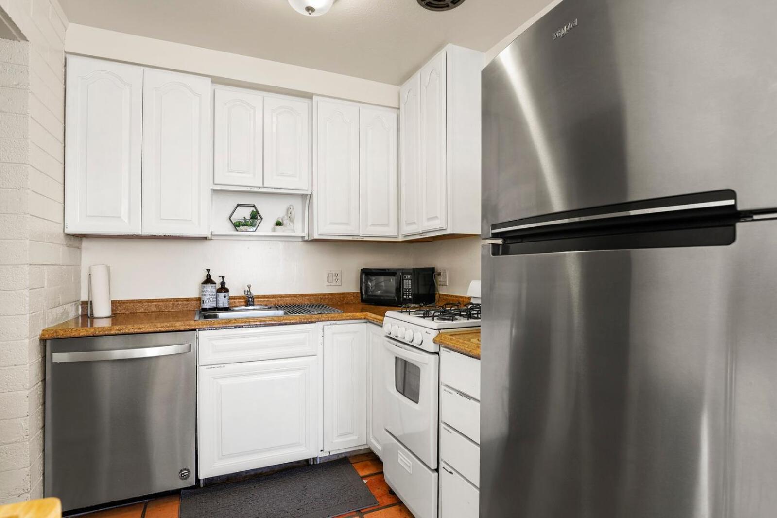 Pinchot Dos - Old Town Apartment